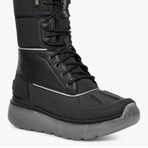 UGG Men's Black and Gray Snow Boots
